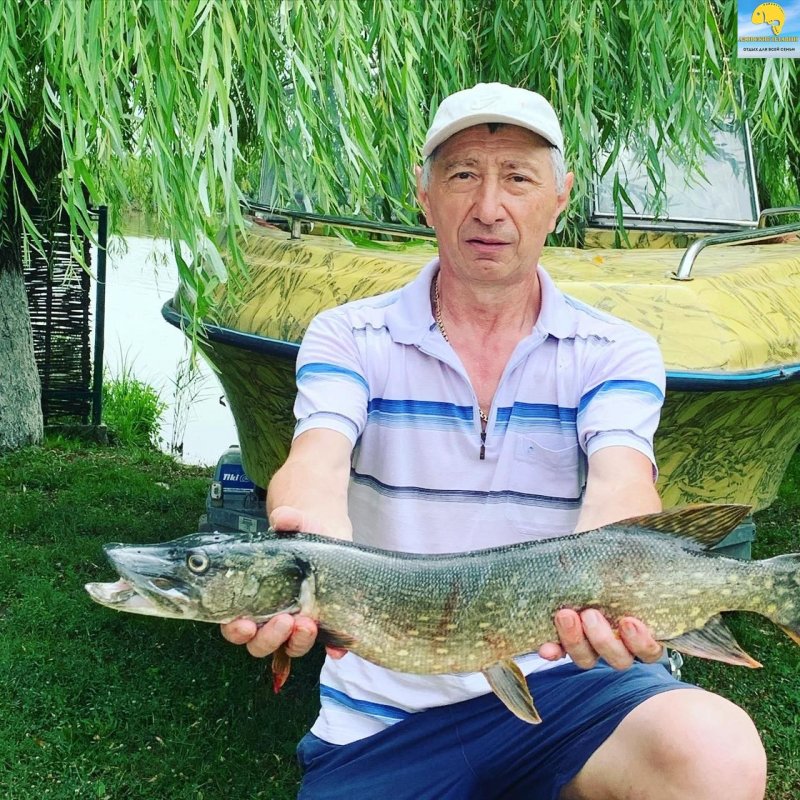 Щучка на 2,5 кг - мой трофей пойманный на рыболовной базе отдыха в Краснодарском крае (1).jpg